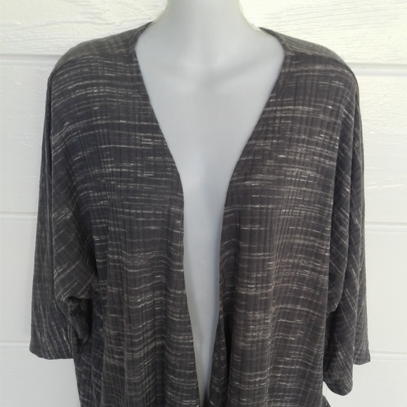 LuLaRoe Lindsey Gray Duster Cardigan Medium - Picture 2 of 8
